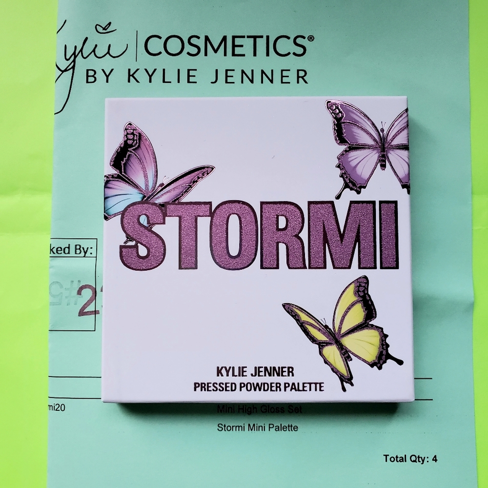 Kylie Cosmetics Stormi Mini Palette